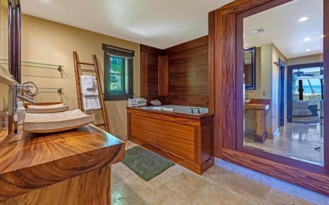 K B M Resorts- Hale-1470 Presidential 3bd, 3ba Beach-front Estate, A/c, Private Yard!