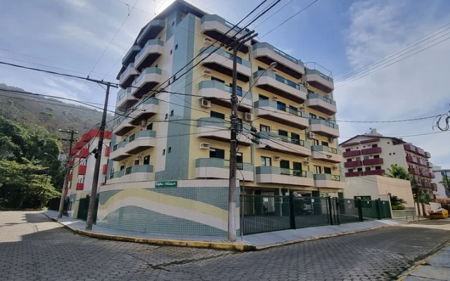 Apartamento com piscina perto do mar de Ubatuba, aceitamos crianças