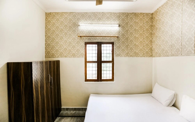 SPOT ON 29521 Arora Guest House