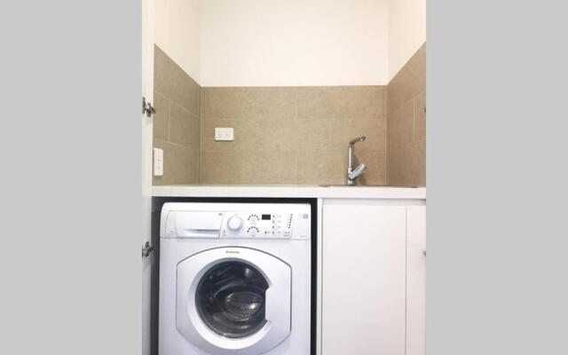 Modern apartment+office w Parking @ Olympic Park