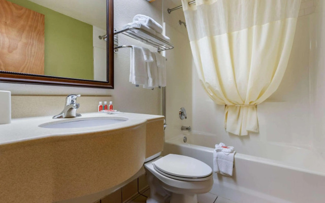 Econo Lodge Cherokee Near River Park