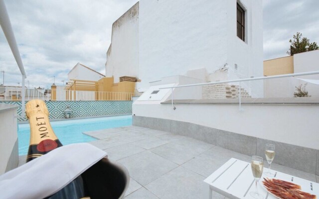 Sevilla Alquila Suites Plaza del Salvador con piscina climatizada