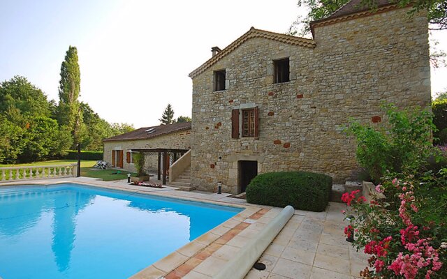 House Lavit Puy-lEveque