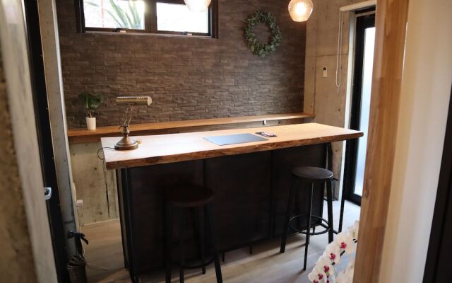 Treeside Hotel & Apartment