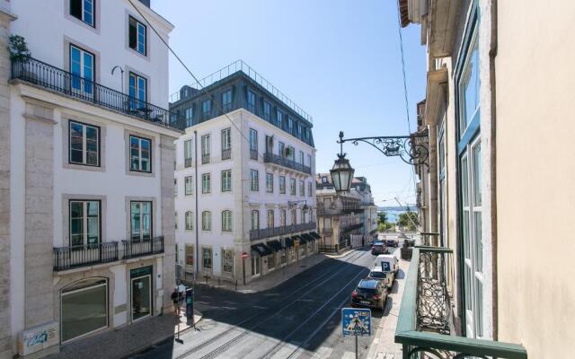 Chiado Deluxe Gem 4bdr Amazing apartment