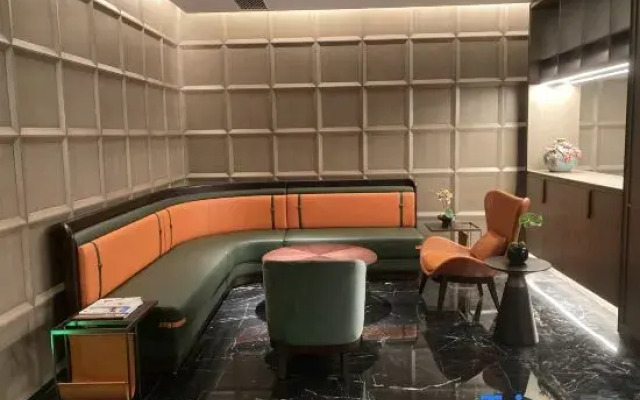 Royal Hotel