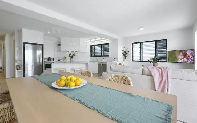 Crystal Shores Sunshine Beach