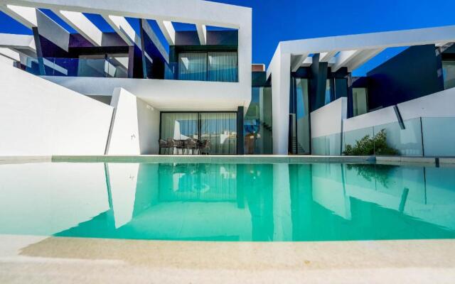 ONE SIX Villa in Vilamoura