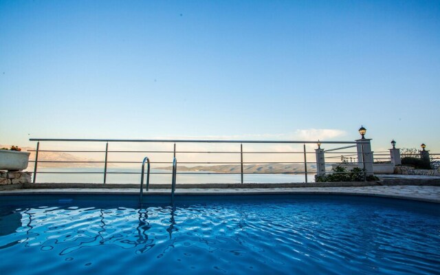 Awesome Home in Lokva Rogoznica With Wifi and 4 Bedrooms