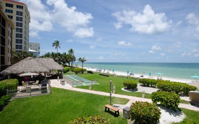 Vanderbilt Beach And Harbour Club