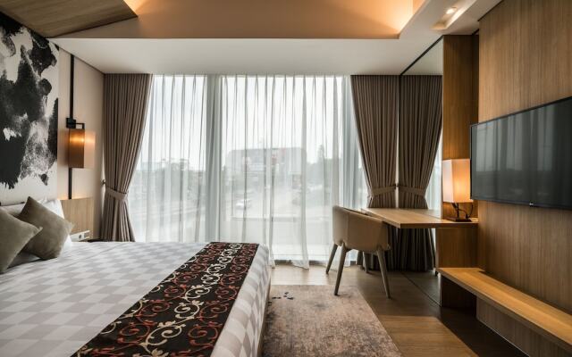 Louis Kienne Cikarang Hotel & Service Apartment