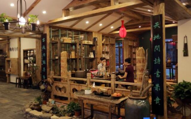 Floral Hotel·Yicheng Yijia Hotel(Dongda store of Zhangjiajie National Forest Park)