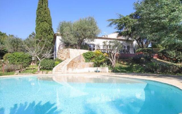 Cheerful Holiday Home in Grimaud With Private Pool