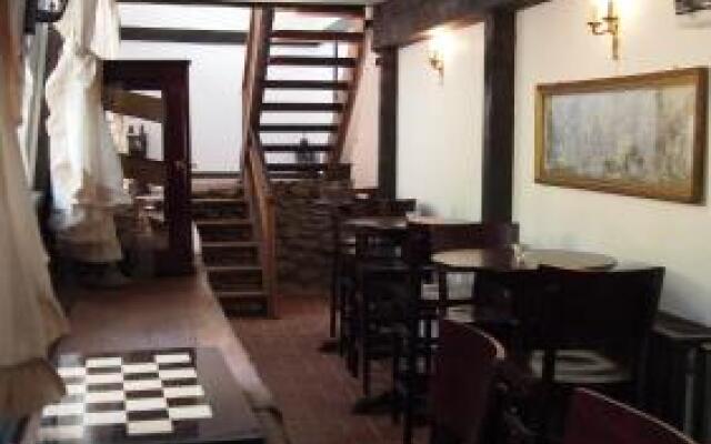 Pensiune-Restaurant Tara Luanei