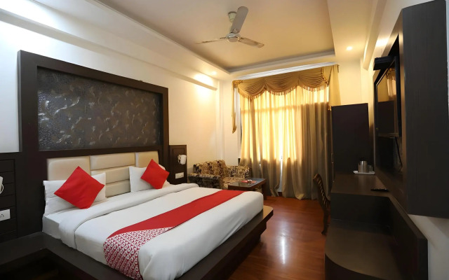 OYO 7358 Hotel Jagdish Residency