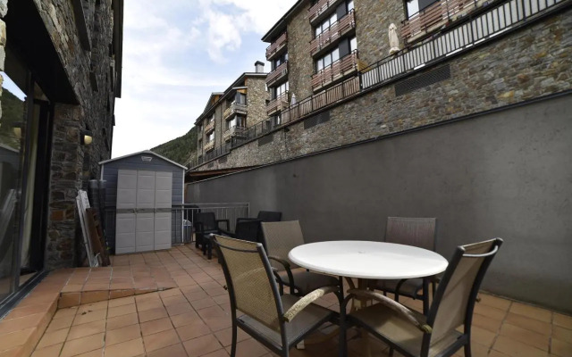 Placer, naturaleza y terraza en Canillo HUT-8207