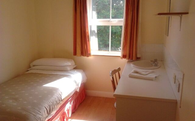 Courtbrack Accommodation - Hostel