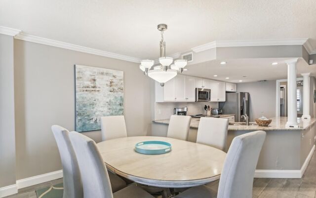 Inlet Reef 403 2 Bedroom Condo by RedAwning