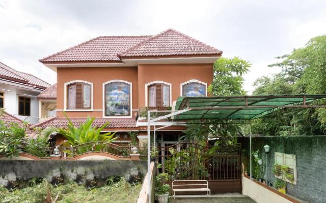 OYO 1806 Puri Arsita Homestay