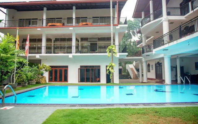 OYO 328 Machan Lanka Hotel