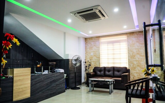 Oyo 27757 Mayflower Residency
