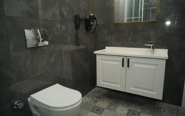 Park Mi̇lano Hotel