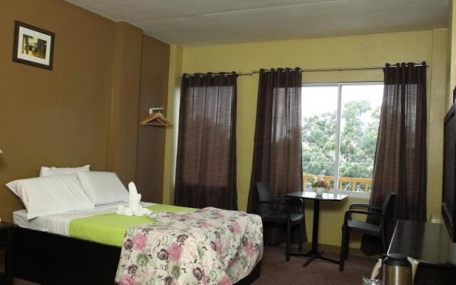 Hotel Camila 2