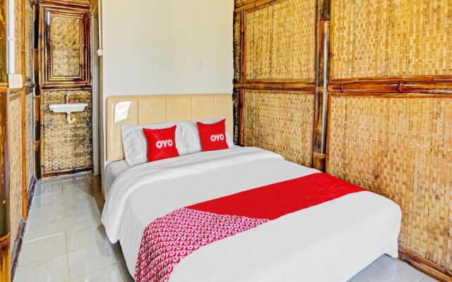 OYO 90225 Rumah Bambu Trawas syariah