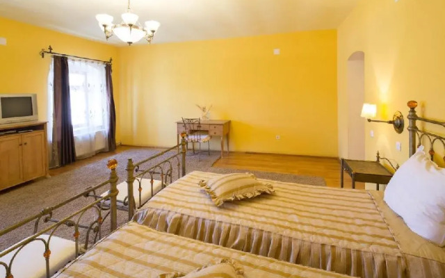 Complex Medieval Unglerus