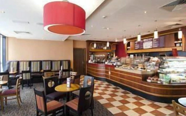 Premier Inn London Heathrow Airport Terminal 5 Hotel