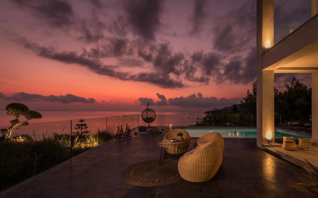 Sueño LUXURY VILLA 180 Iconic Sea View