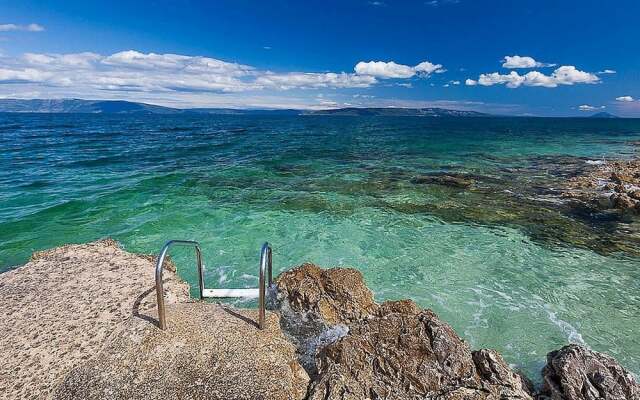 Sunlit Apartment Near Sea in Labin