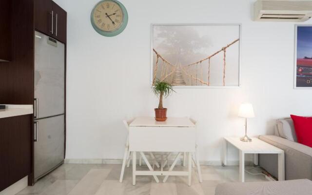 ML1C-Prime Location Marble Apartment with Patios