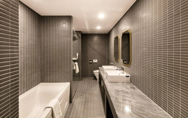 WesternLife Hotel