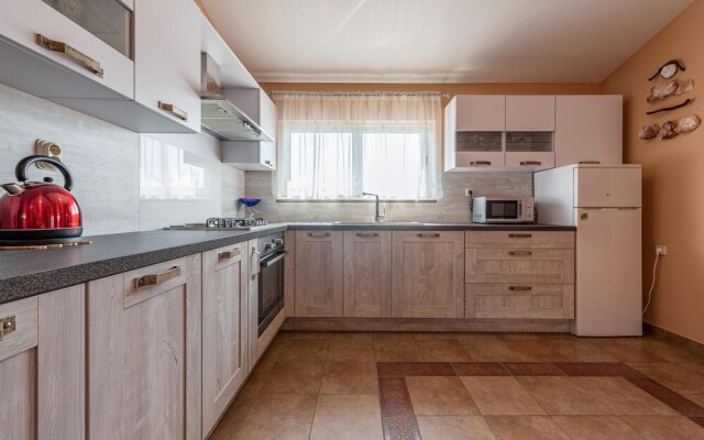 Amazing Home in Zadar With Wifi and 2 Bedrooms