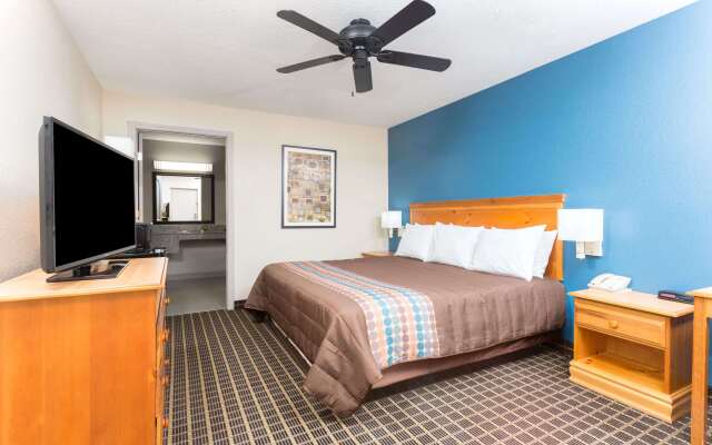 Days Inn by Wyndham Forest