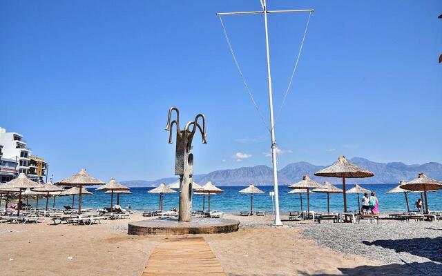 Medusa Residence 100m From the Beach