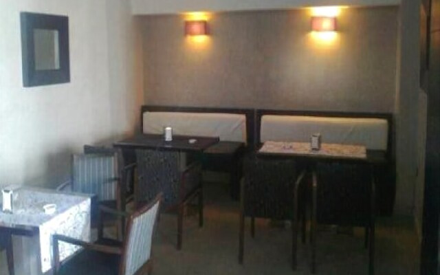 La Corniche Hotel