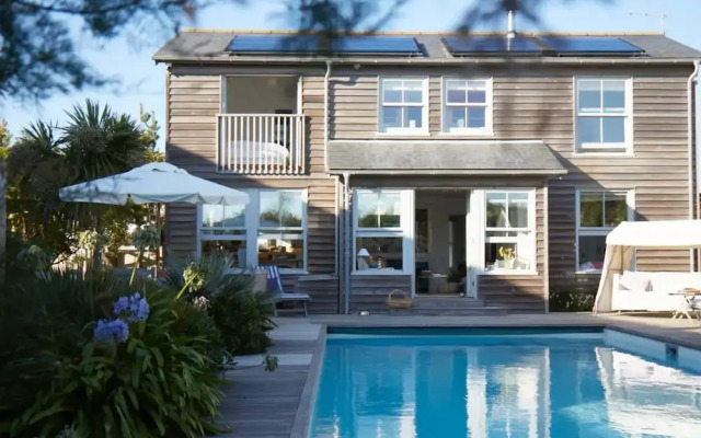 Beachfront House w Pool Steam
