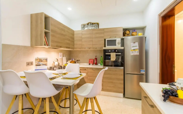 Madonnina Sunny Townhouse in Kalkara
