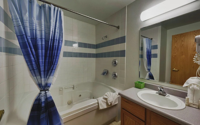 Frontier Suites Hotel in Juneau