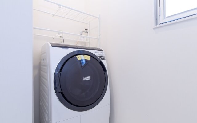 Regina Ishigaki Blue Stage