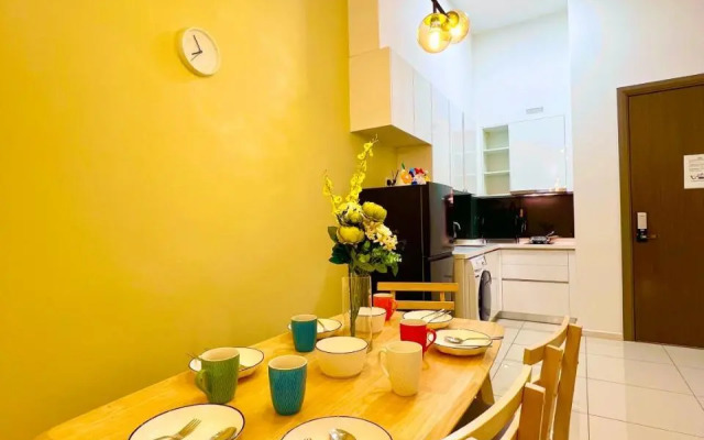 2BR DPristine 9 next to LEGOLAND FREE Parking
