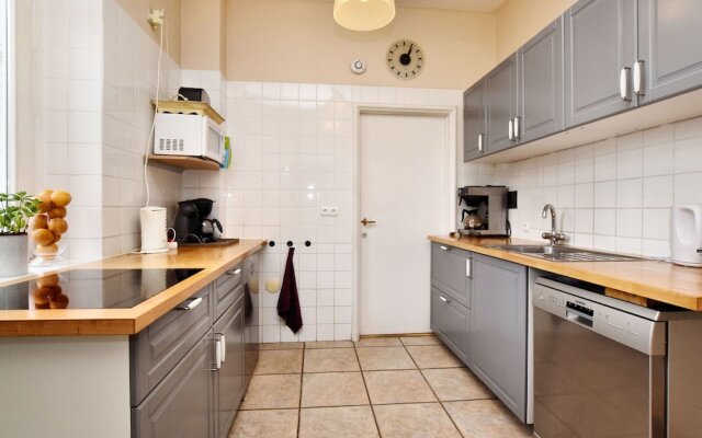 Beautiful, Authentic Group House With Modern Amenities in Mondain Spa