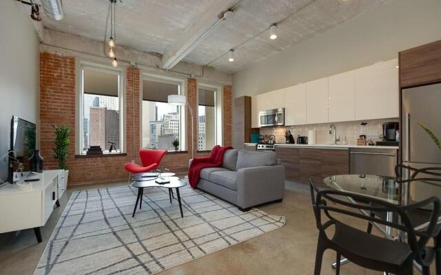 Gorgeous 1 Bedroom in Historic Building, Downtown