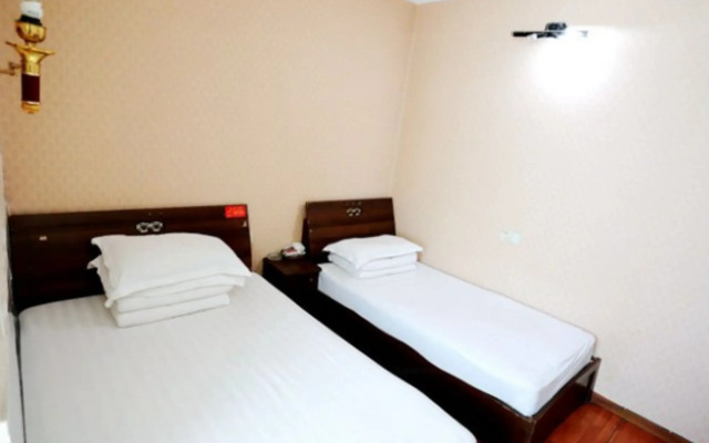 Chunrong Hostel
