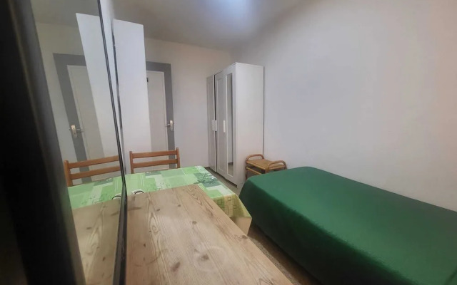 Low Cost Room Las Llaves 3
