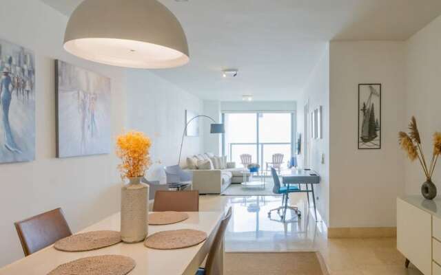 w Amazing 1BR With Balcony in YOO