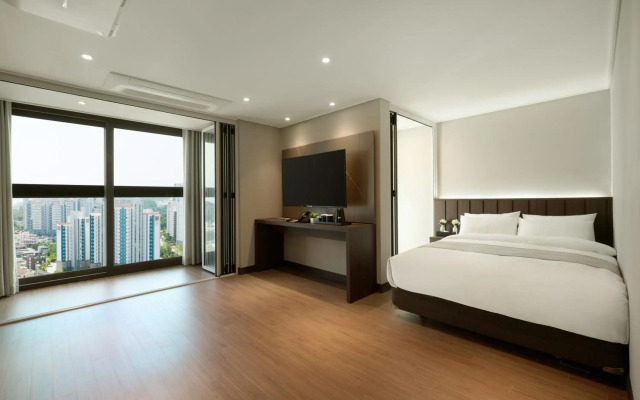 The Hotel Sokcho by Best Western Signature Collection
