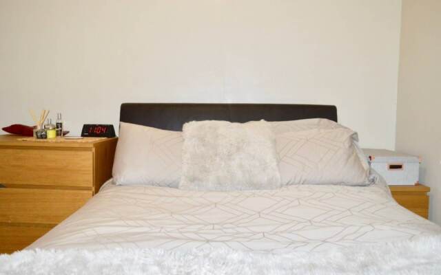 Modern Open-plan Leith Flat